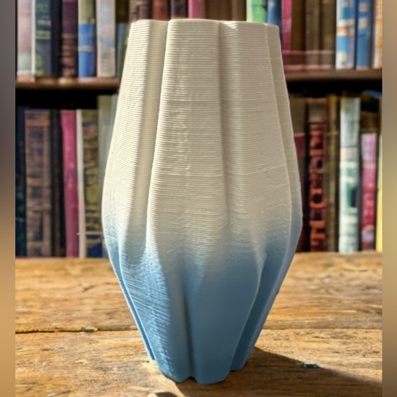NEW Tabletop Minimalist Scandi Style Geometric Ceramic Vase Blue/White - Picture 6 of 6